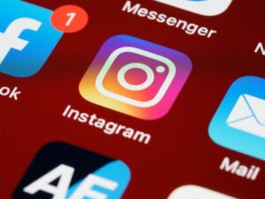 Does Instagram Notify When You Replay a Voice Message 2023